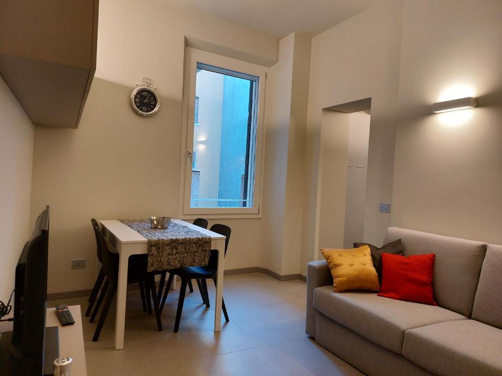 the 6 apartments - Two-Bedroom Apartment