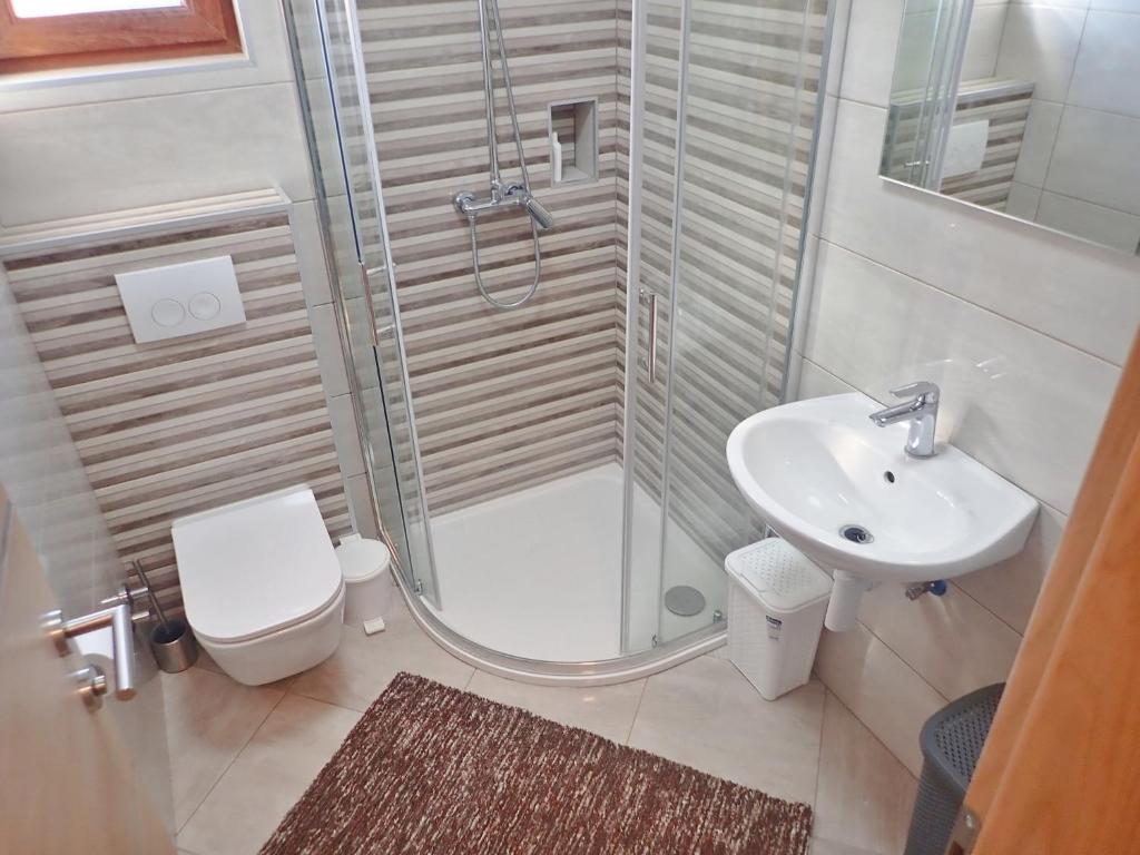 Fotografie z fotogalerie ubytování Apartment in Jasenice 42083 v destinaci Jasenice
