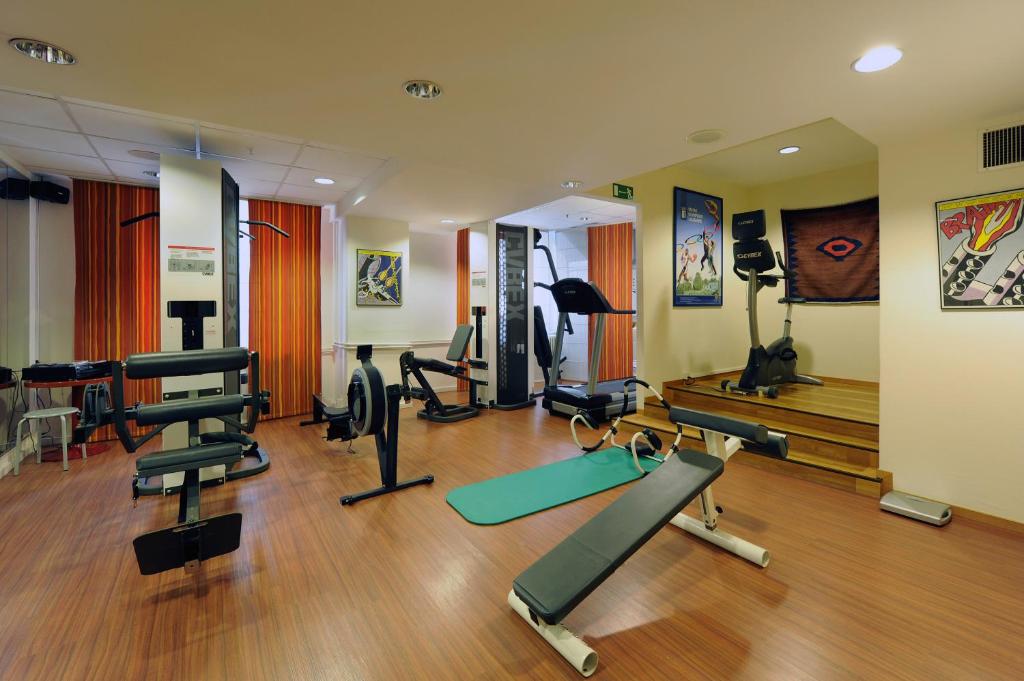 Fitness centrum a/nebo fitness zařízení v ubytování Hotel Victoria
