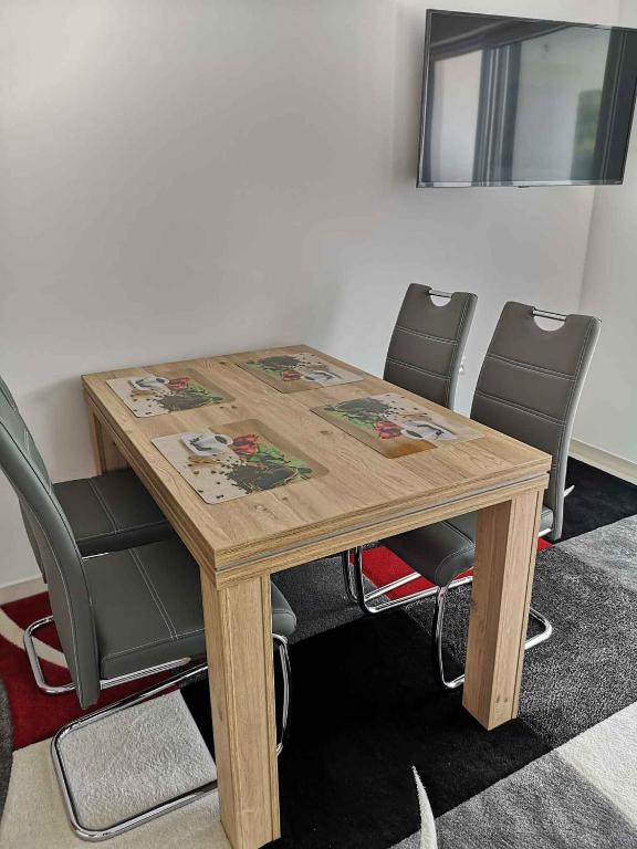 Zdjęcie z galerii obiektu Apartments in Njivice - Insel Krk 42231 w mieście Nijvice