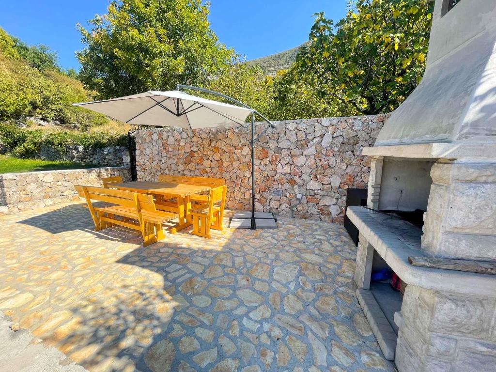 Fotografie z fotogalerie ubytování Holiday home in Drivenik 42242 v destinaci Drivenik
