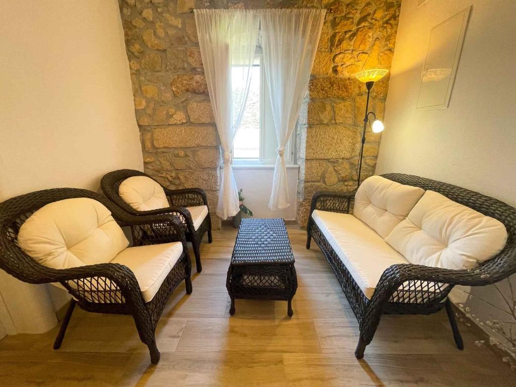 Posezení v ubytování Holiday home in Drivenik 42242