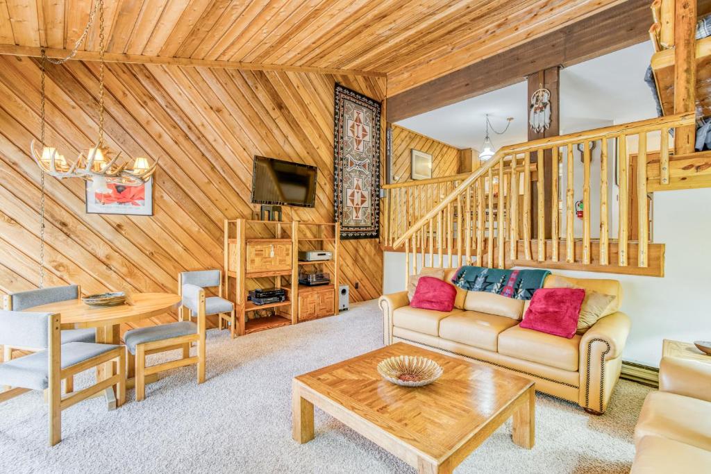 Huntington Lake Condo 98, Lakeshore (updated prices 2024)