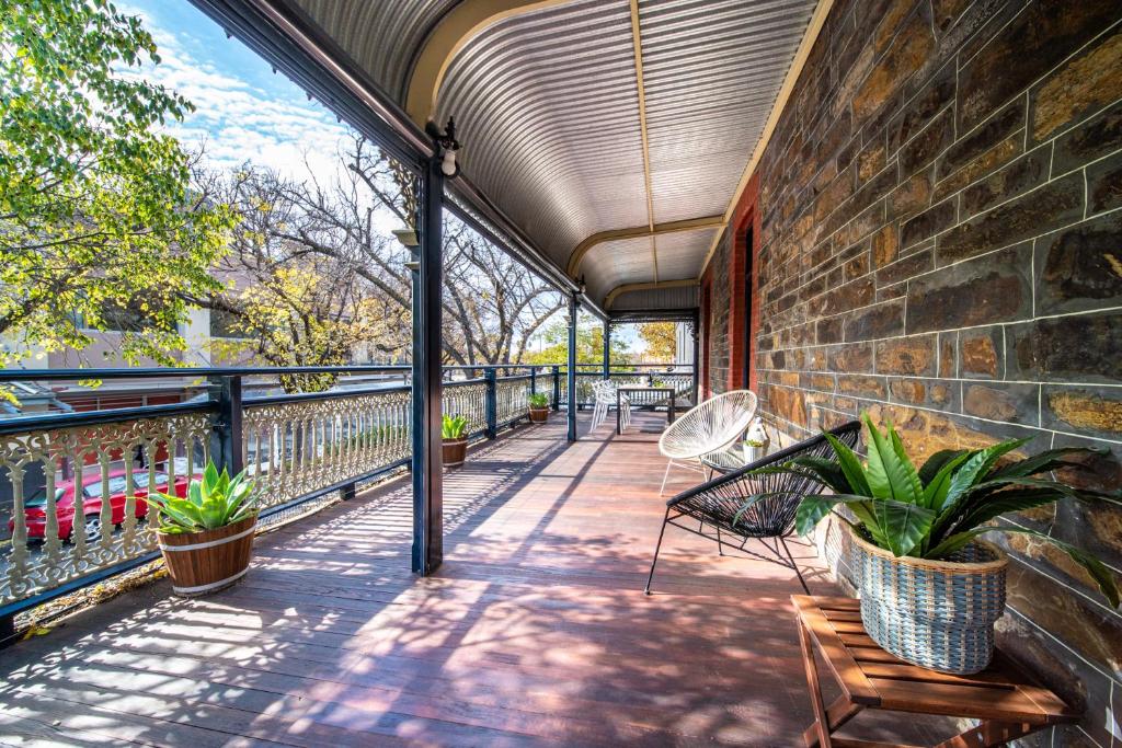 Archer St Heart of North Adelaide Balcony 65TV, Adelaide (updated