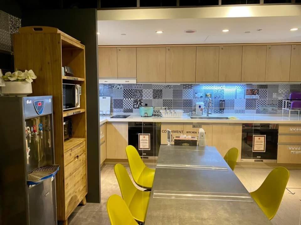Kuchyň nebo kuchyňský kout v ubytování Taiwan Youth Hostel & Capsule Hotel