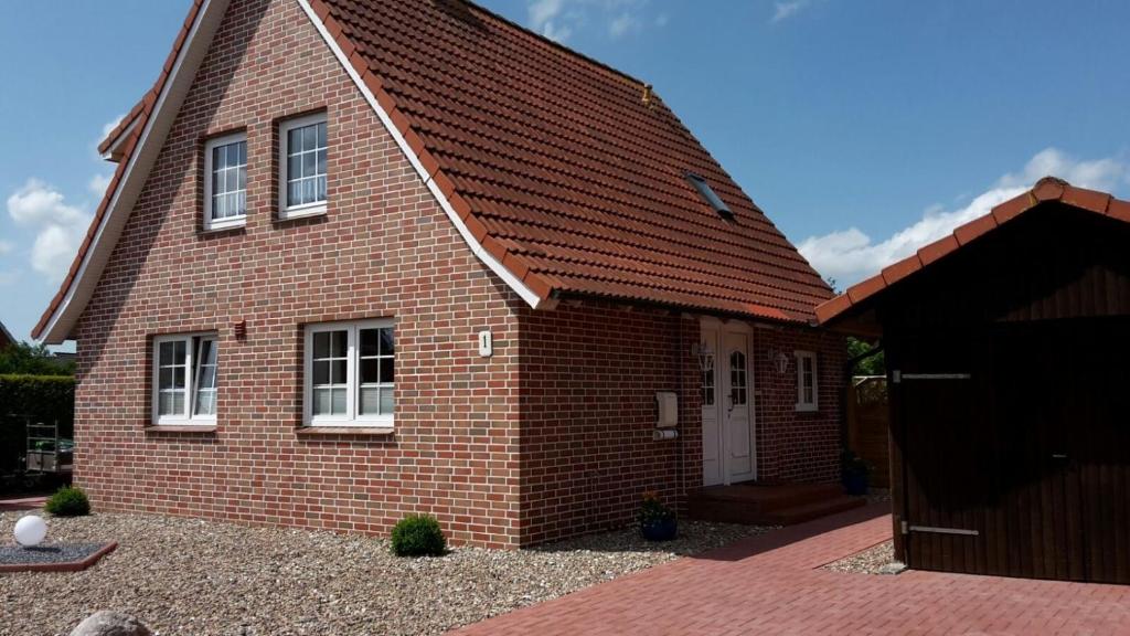 4 **** Ferienhaus Esens - Housity