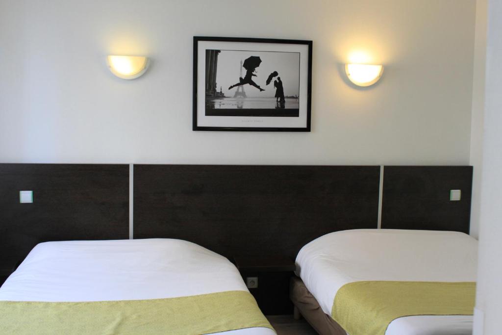 
Family Room (5 Adults)
