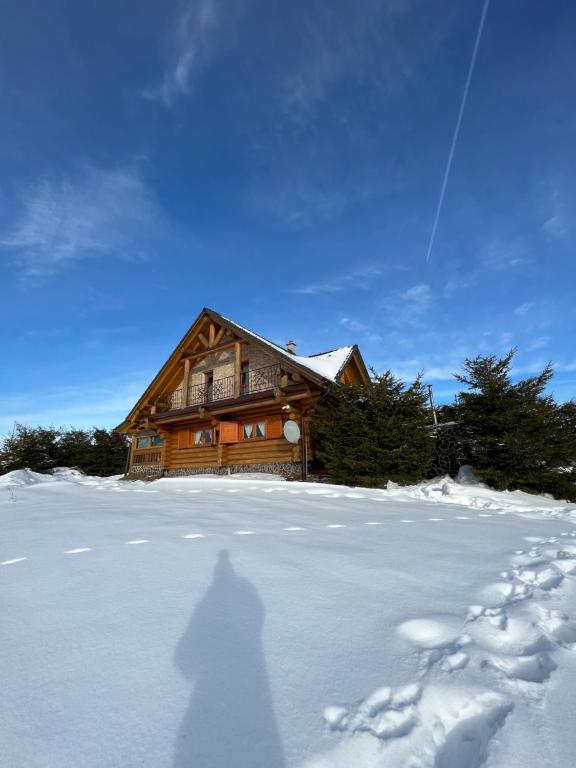 Zrubová Chata Sylvester during the winter