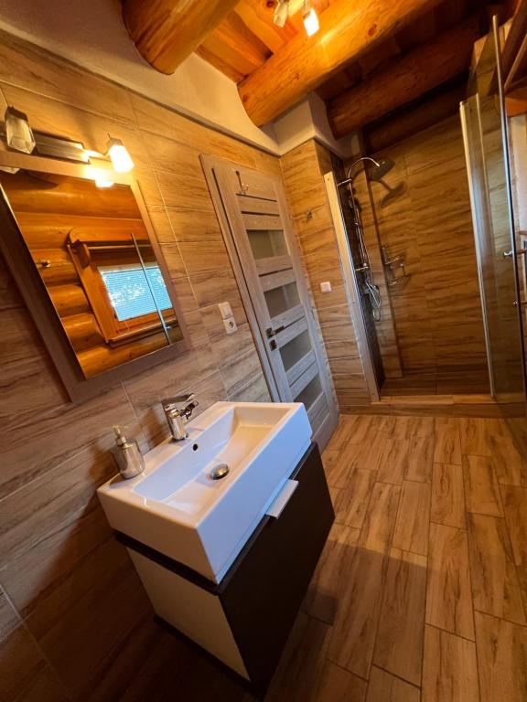 A bathroom at Zrubová Chata Sylvester