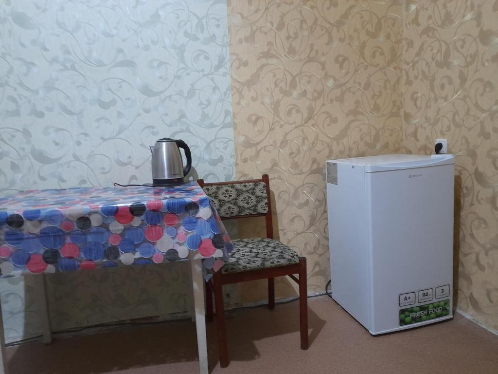 Kuchyň nebo kuchyňský kout v ubytování ВВ-ХОСТЕЛ
