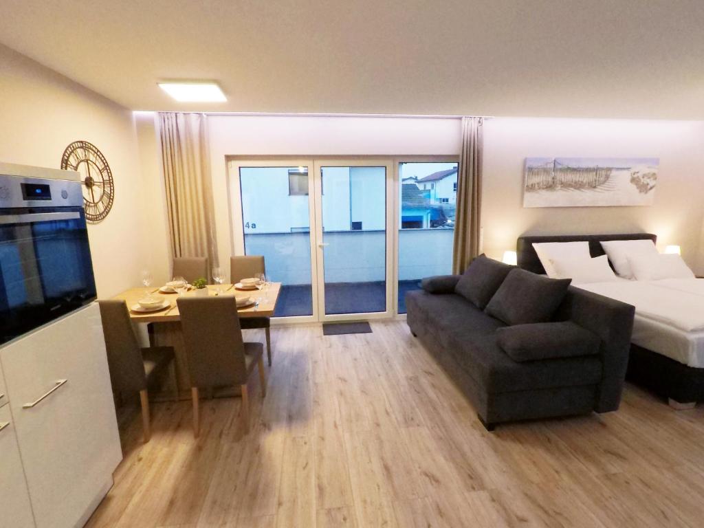 Kuchyň nebo kuchyňský kout v ubytování -Neubau- 42 qm Balkon-Apartment