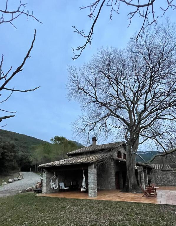 El Vilarot. La casa de piedra en la naturaleza., Girona ...