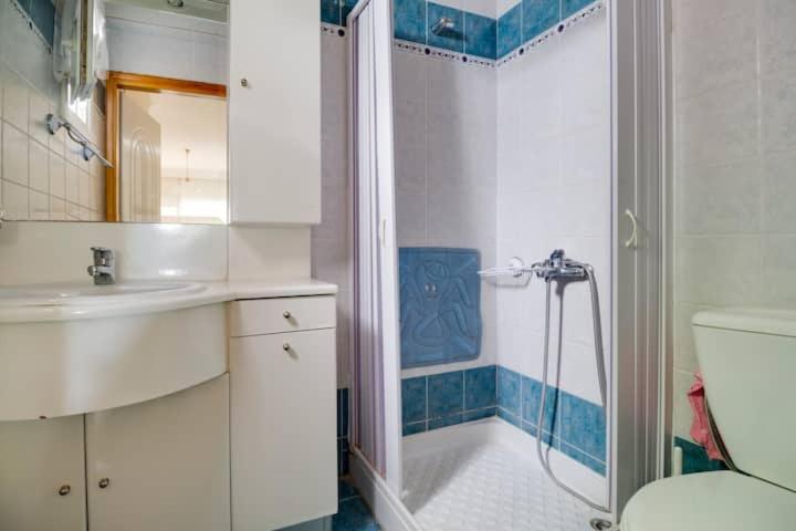 Fotografia z galérie ubytovania 3 Bedrooms cozy Villa- 150m from the beach! v destinácii Pefkohori