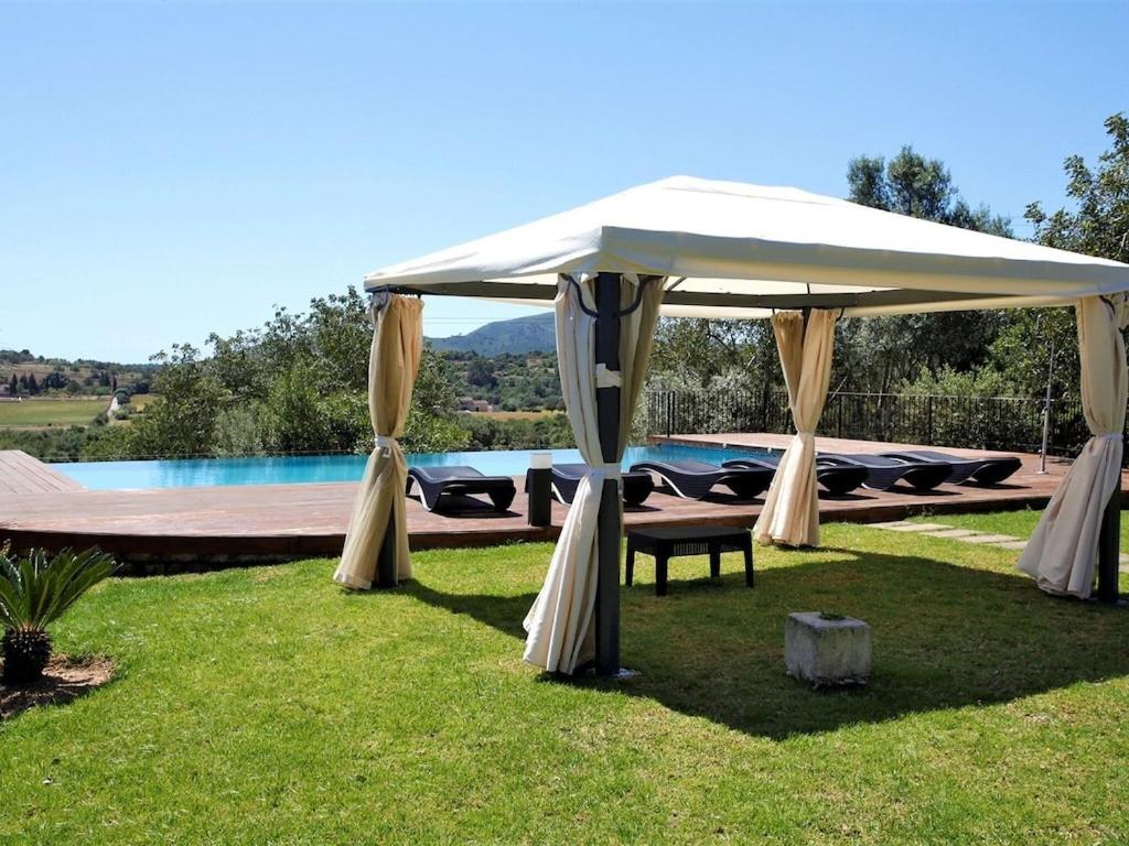 A piscina localizada em Luxury Villa in Manacor with Private Terrace and Garden ou nos arredores