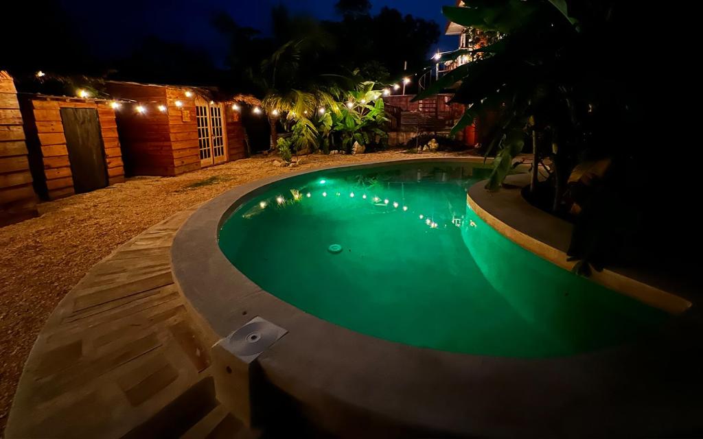 Bazén v ubytování Luhme Tulum Hostel - Free Bike & Free Cenote Access nebo v jeho okolí