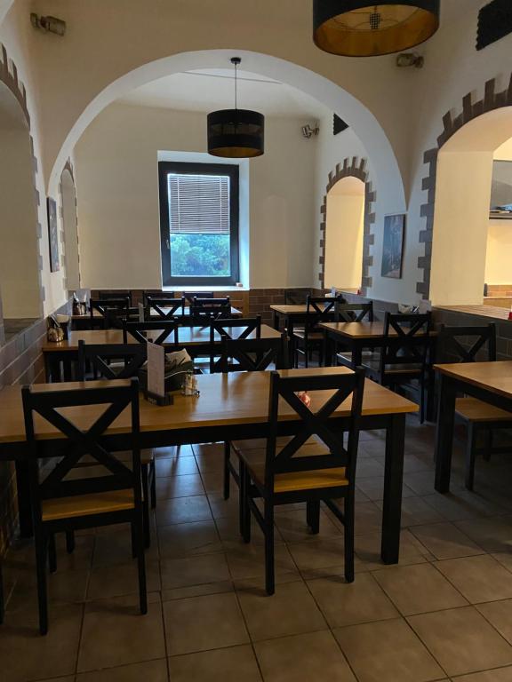 Restauracja lub miejsce do jedzenia w obiekcie Restaurant Motel Hana Barbara Gastro sro