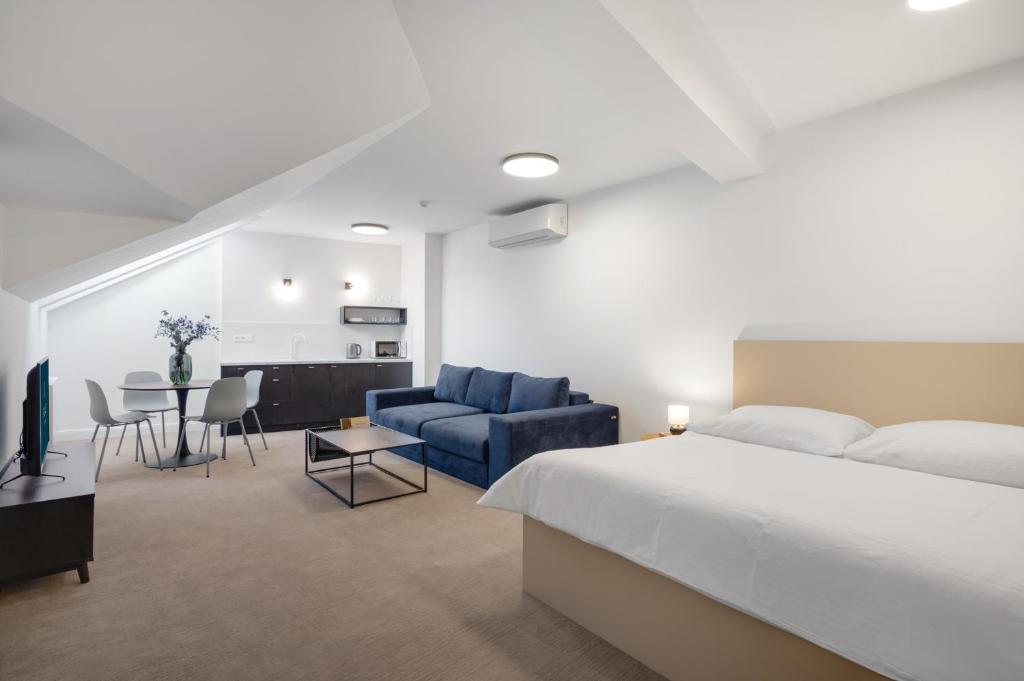 
Standard Apartment 303
