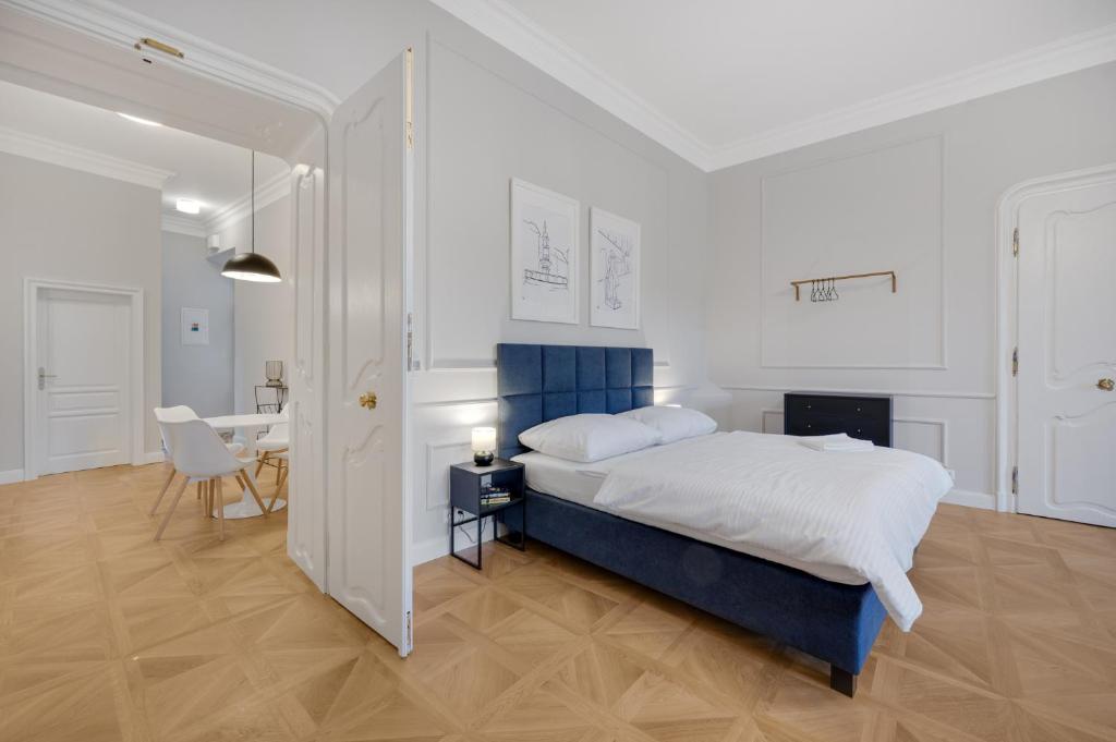 
Superior Apartment 208
