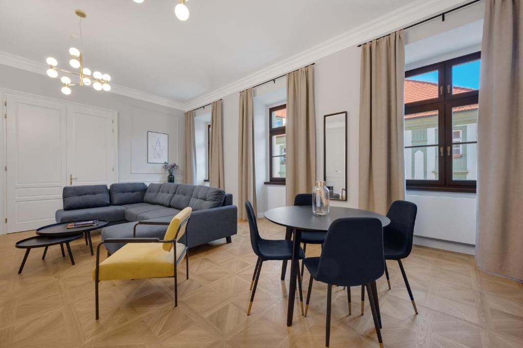 Posedenie v ubytovaní Palace Apartments