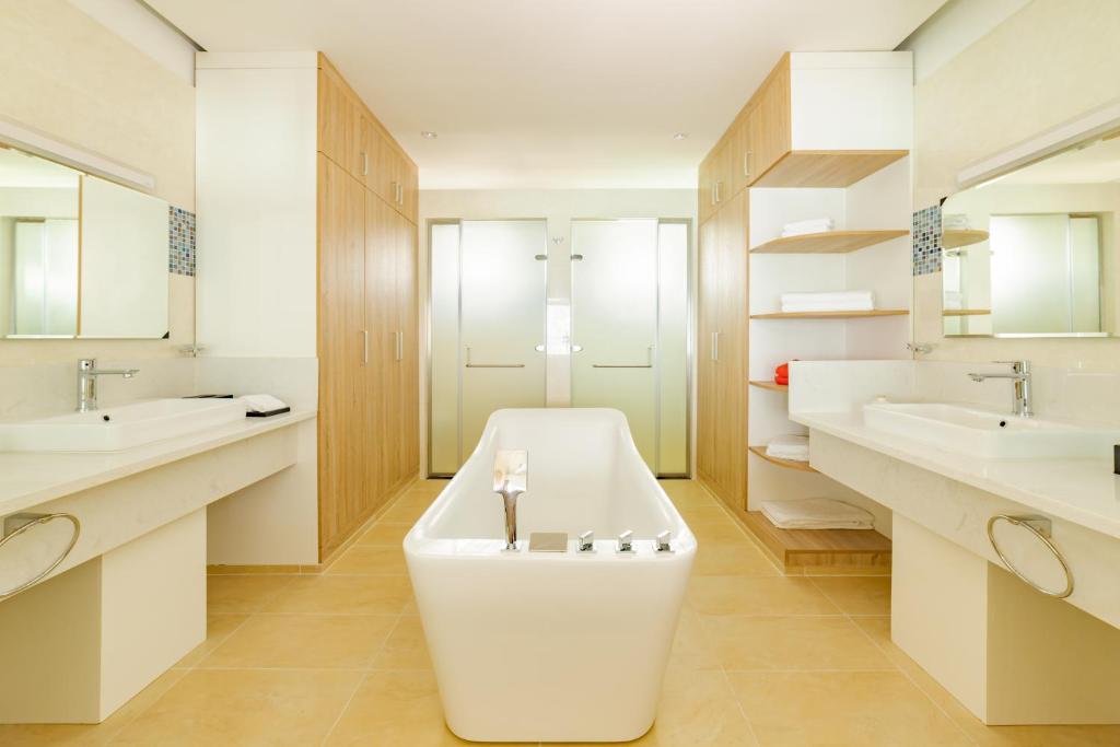 Siyam World Maldives - 24-Hour Premium All-inclusive with Free Transfer - 17