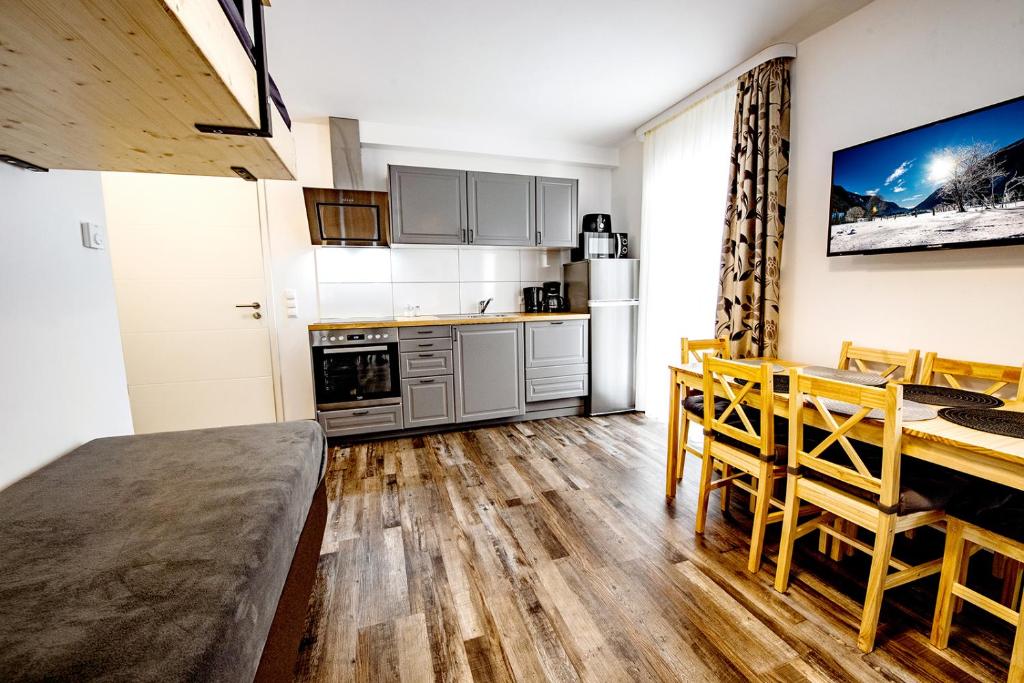Kuchyňa alebo kuchynka v ubytovaní Fischer Ferienhaus