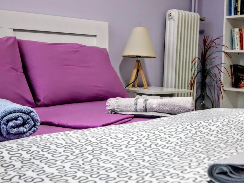 2 Bed Flat - Sleeps 4 - Pets - Parking - Wifi