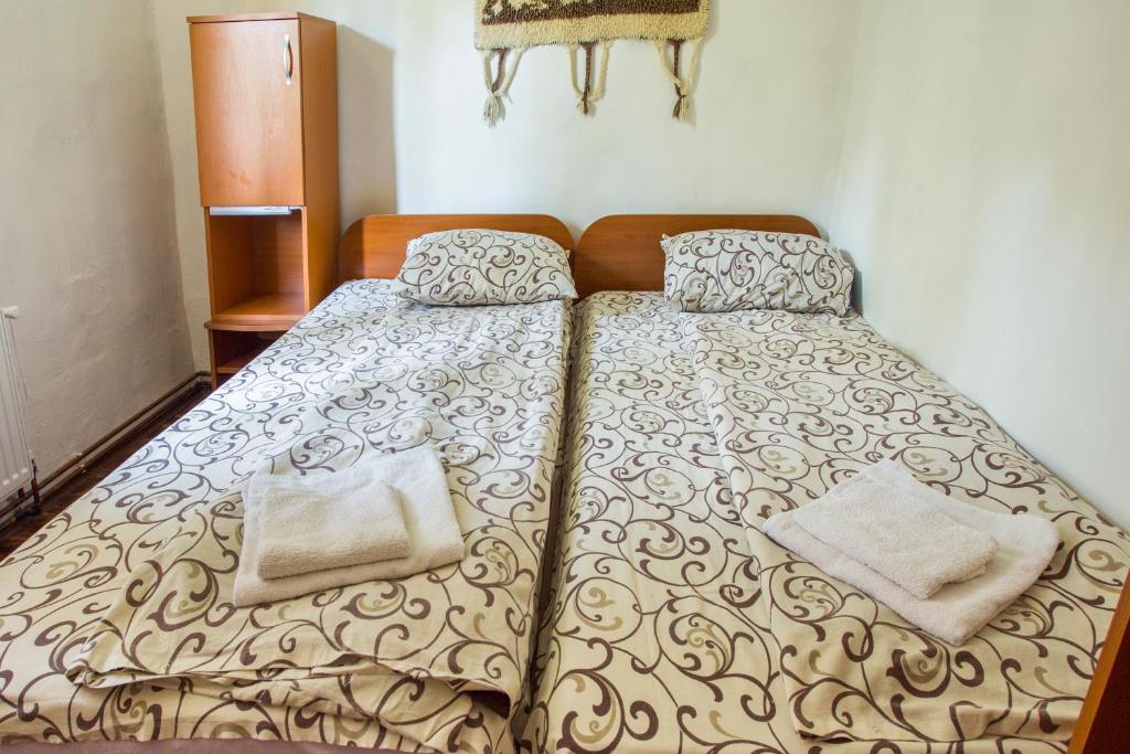 Postel nebo postele na pokoji v ubytování Seosko domaćinstvo „GABAR”