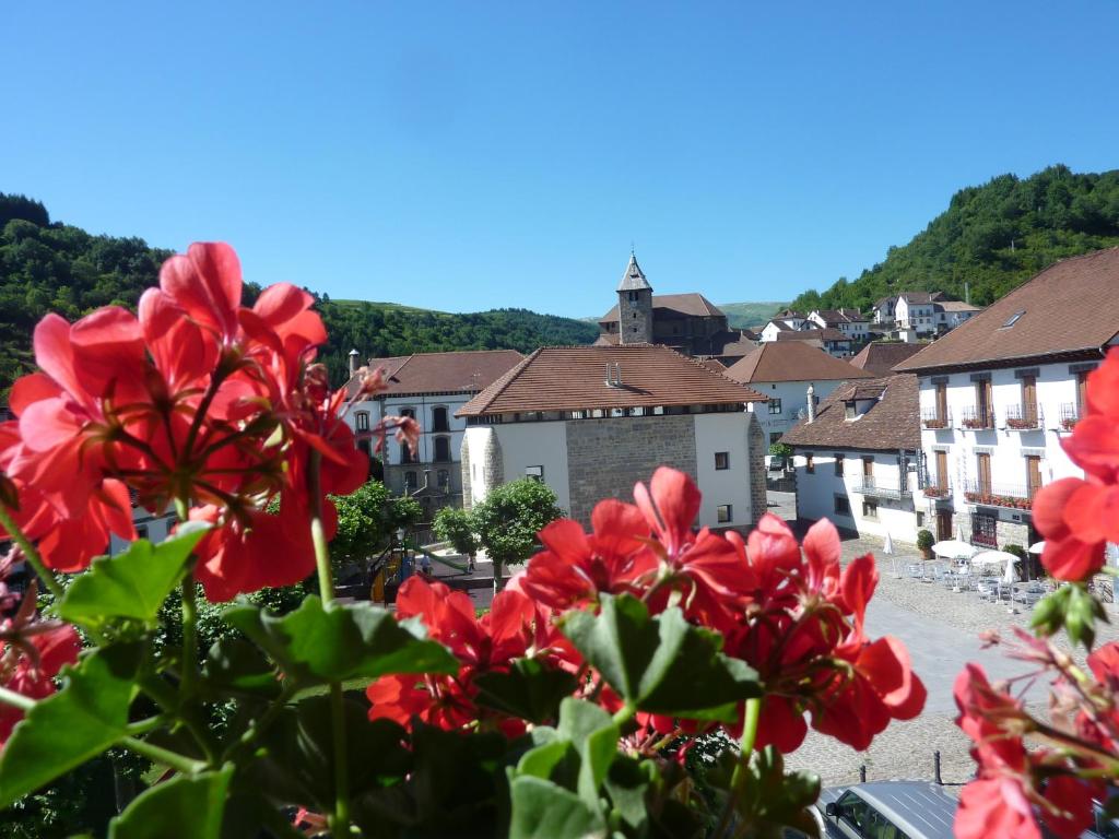 reservar en Hotel Rural Auñamendi
