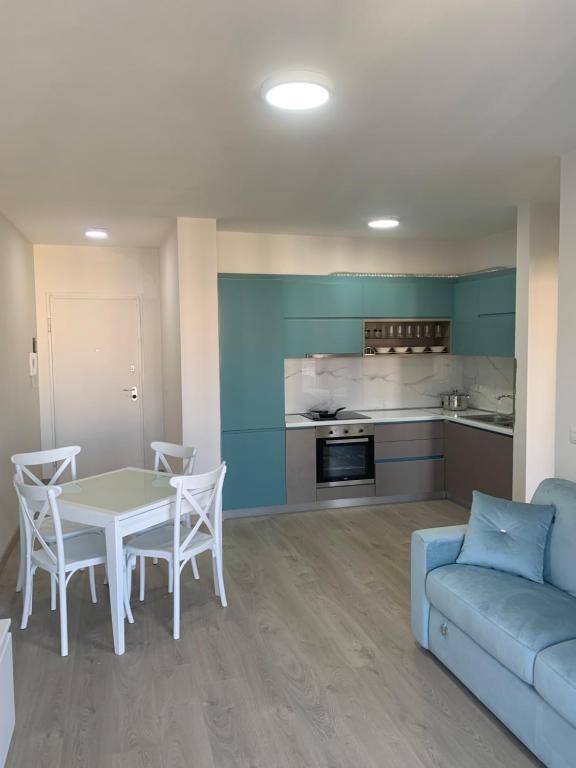 Merville Apartment 5 - Image 4