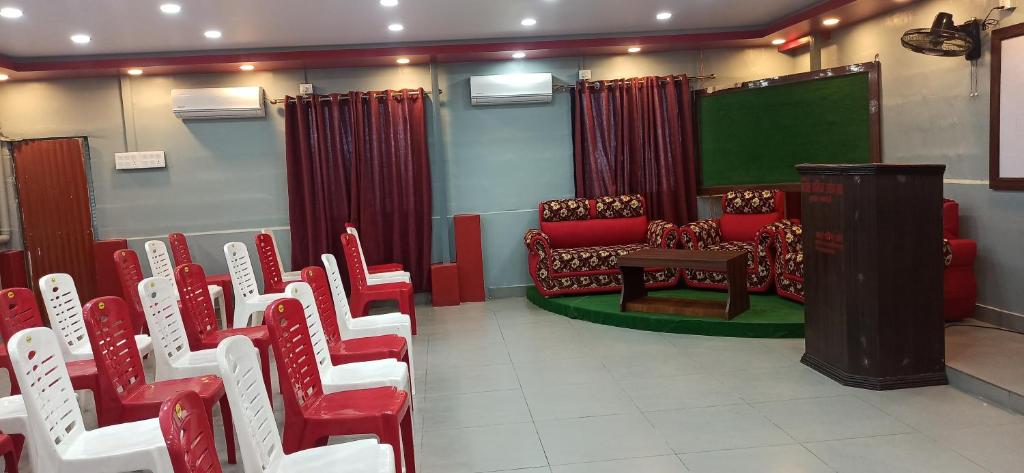 Posezení v ubytování Hotel Royal Chautari, Butwal