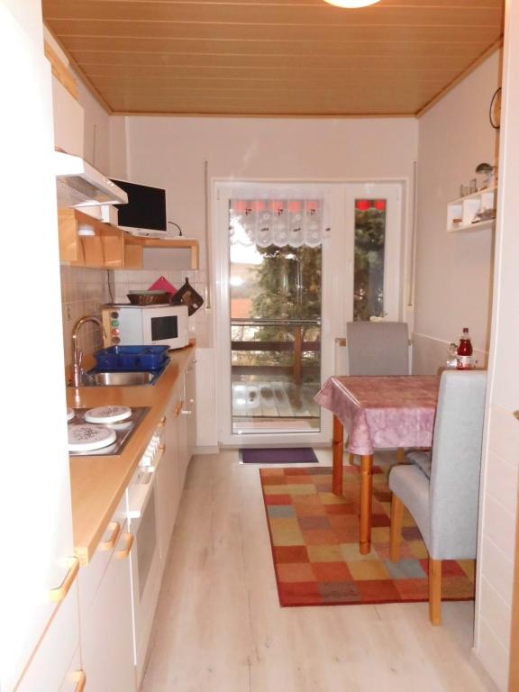 Kuchyň nebo kuchyňský kout v ubytování Ferienwohnung Schöne Aussicht