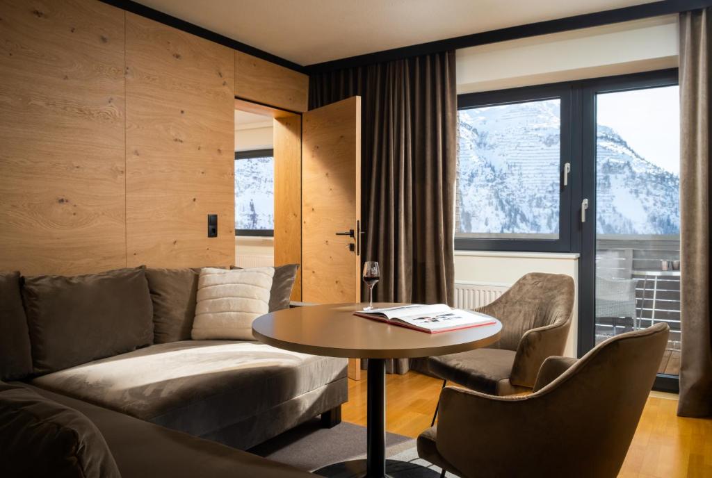 Istumisnurk majutusasutuses Hotel Bergkristall Oberlech