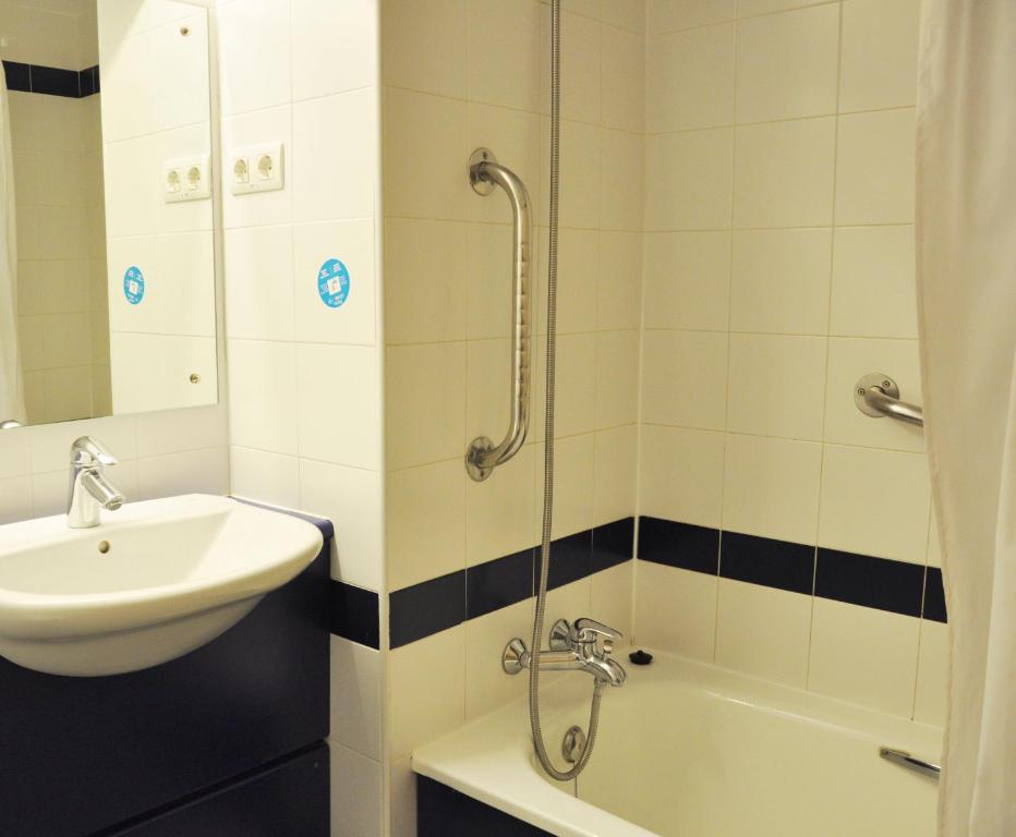 Travelodge Barcelona Fira, LHospitalet de Llobregat ...