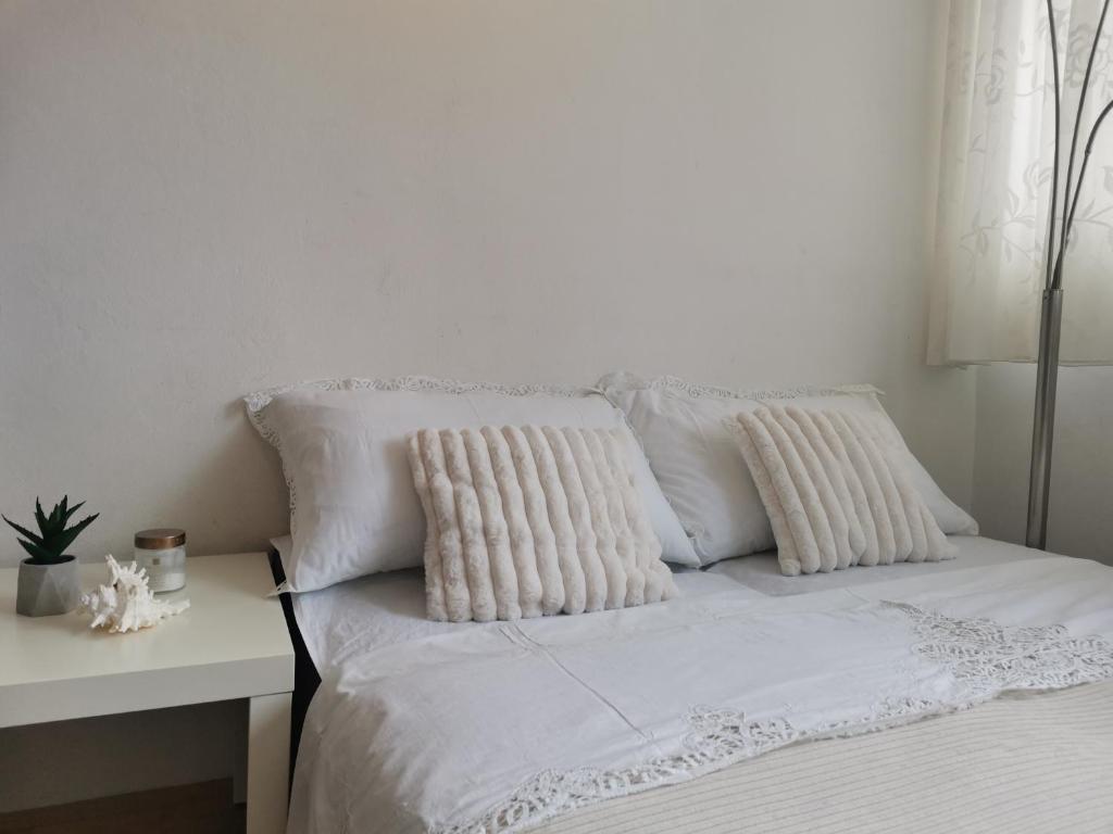 Posteľ alebo postele v izbe v ubytovaní Charming studio with river view