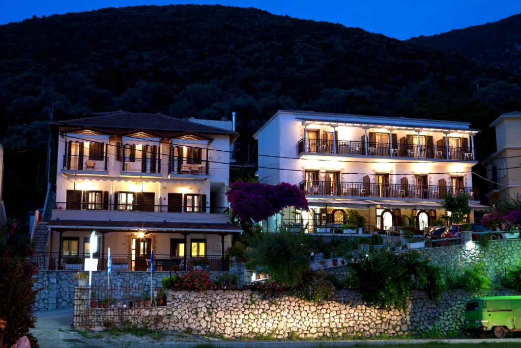 Nespecifikovaný výhled na hory nebo výhled na hory při pohledu z aparthotelu