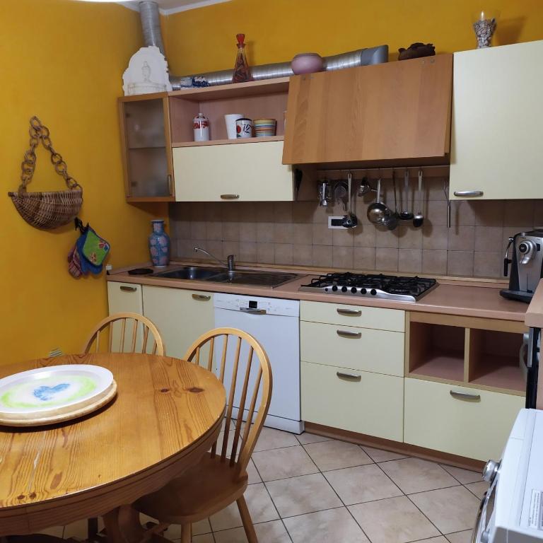 Kuchyňa alebo kuchynka v ubytovaní Iris Casa Vacanze