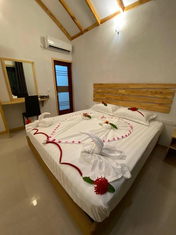 Thoddoo Haisha inn, Maldives - 9