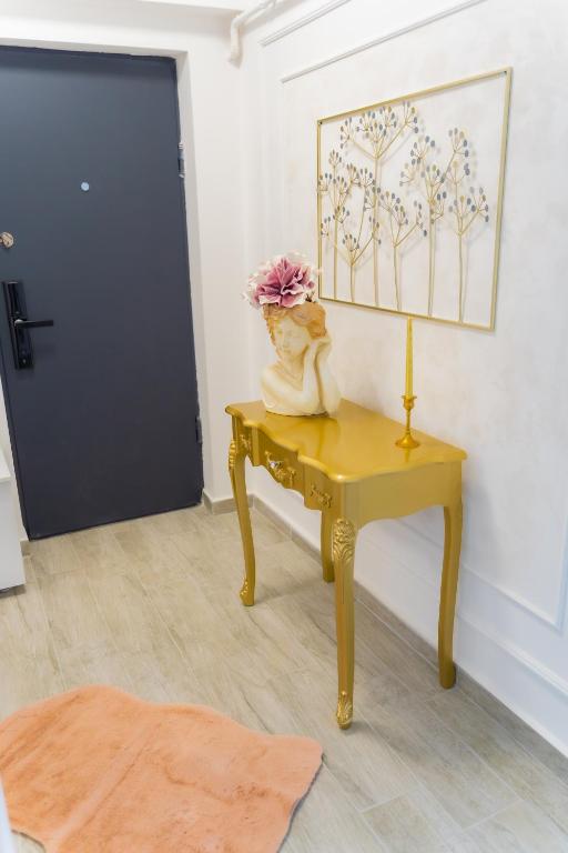 Unique Hotel Apartments Iasi - Apartment With Balcony