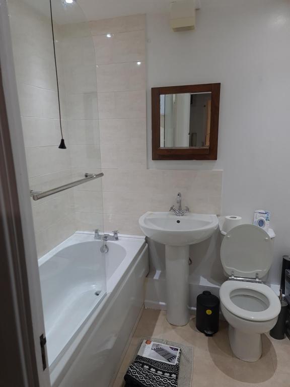 Modern 1 Bed ground floor apartment - One-Bedroom Apartment