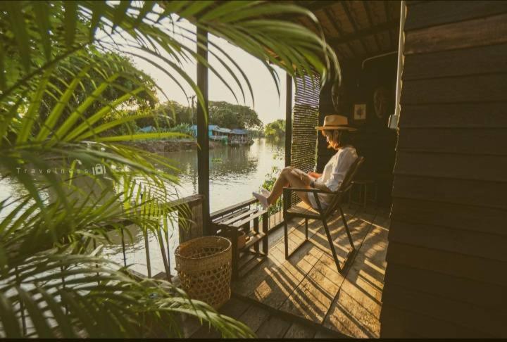 Rustic Charm Suphan - Chalet