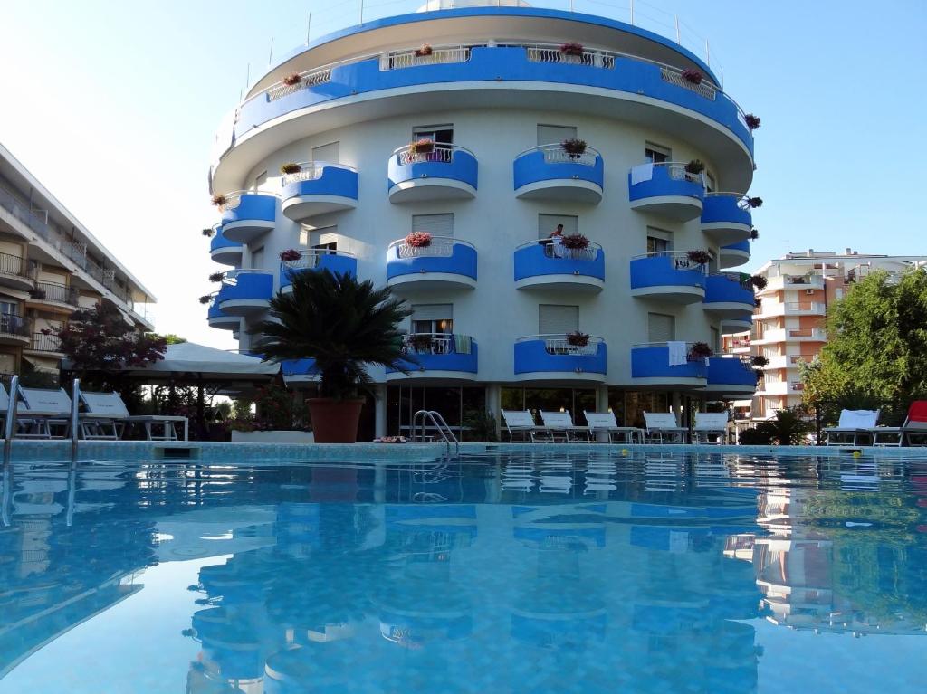 The swimming pool at or close to Hotel Playa Blanca