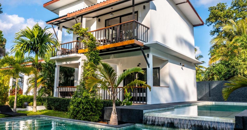 Bazén v ubytování Aqua Suites nebo v jeho okolí