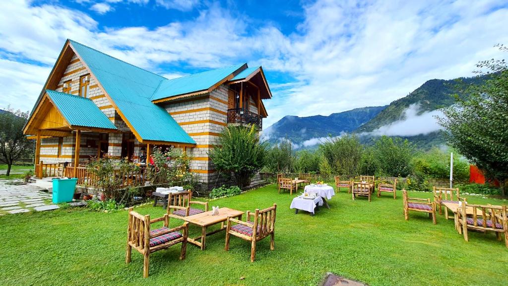 Gallery image of Harippur Cottages and Resort - Manali in Manāli