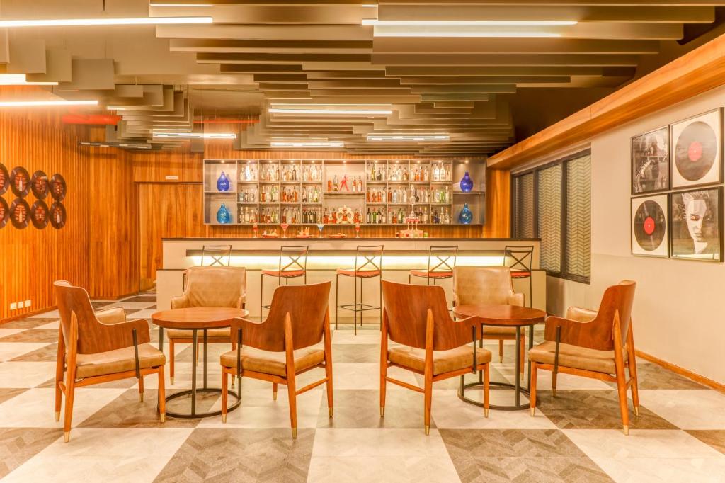 Lounge nebo bar v ubytování Lemon Tree Premier, Bhubaneswar