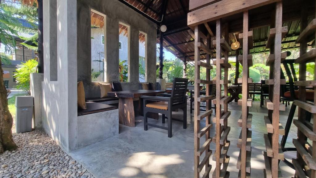 Patio nebo venkovní prostory v ubytování Aonang Third Place Hometel