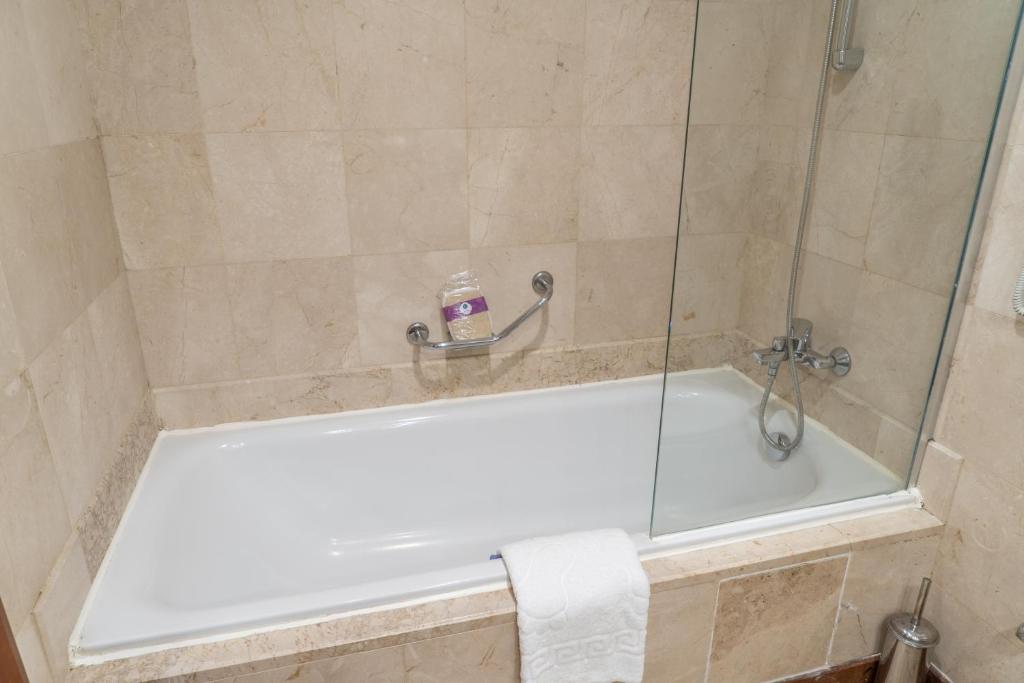 IC Hotels Airport - 8