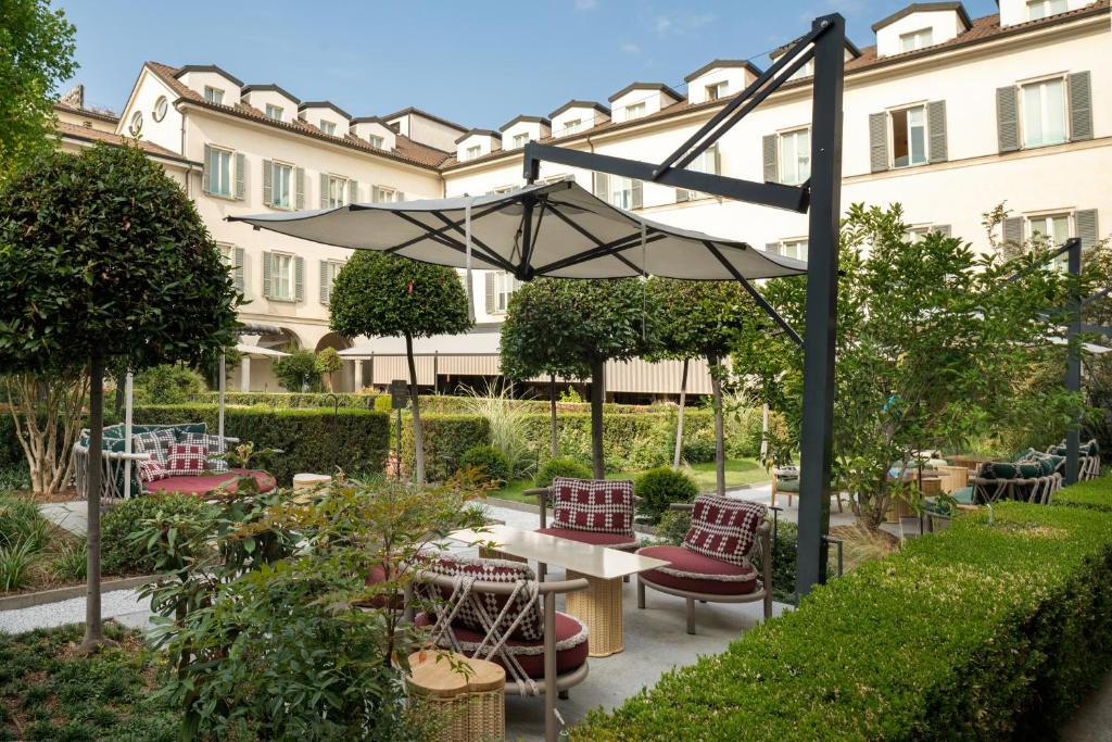 Four Seasons Hotel Milano - Resim 5
