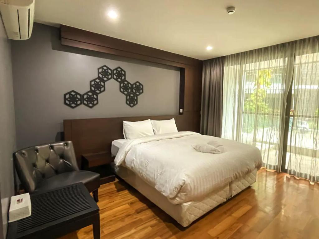 laguna regent condo by AM - Housity