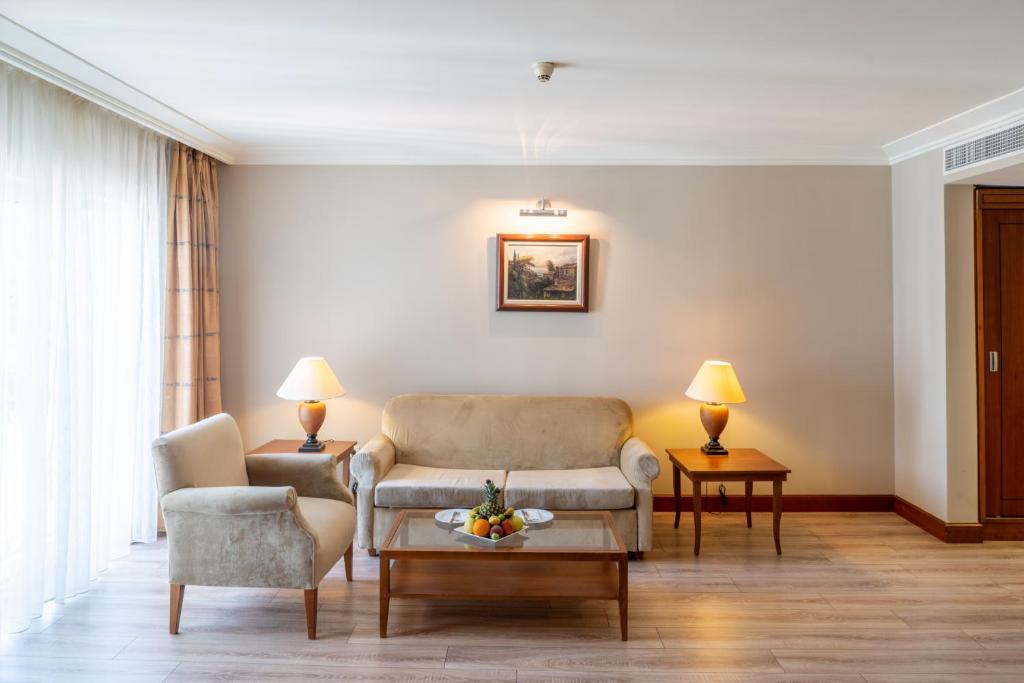 IC Hotels Airport - 9