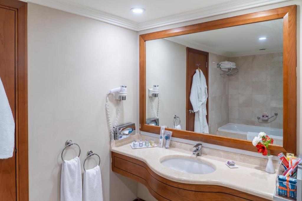 IC Hotels Airport - 13